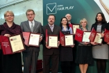 Zdjęcia grupowe - Galeria zdjęć Gala "Przedsiębiorstw i Gmin Fair Play" 2010