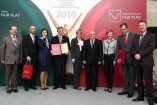 Zdjęcia grupowe - Galeria zdjęć Gala "Przedsiębiorstw i Gmin Fair Play" 2010